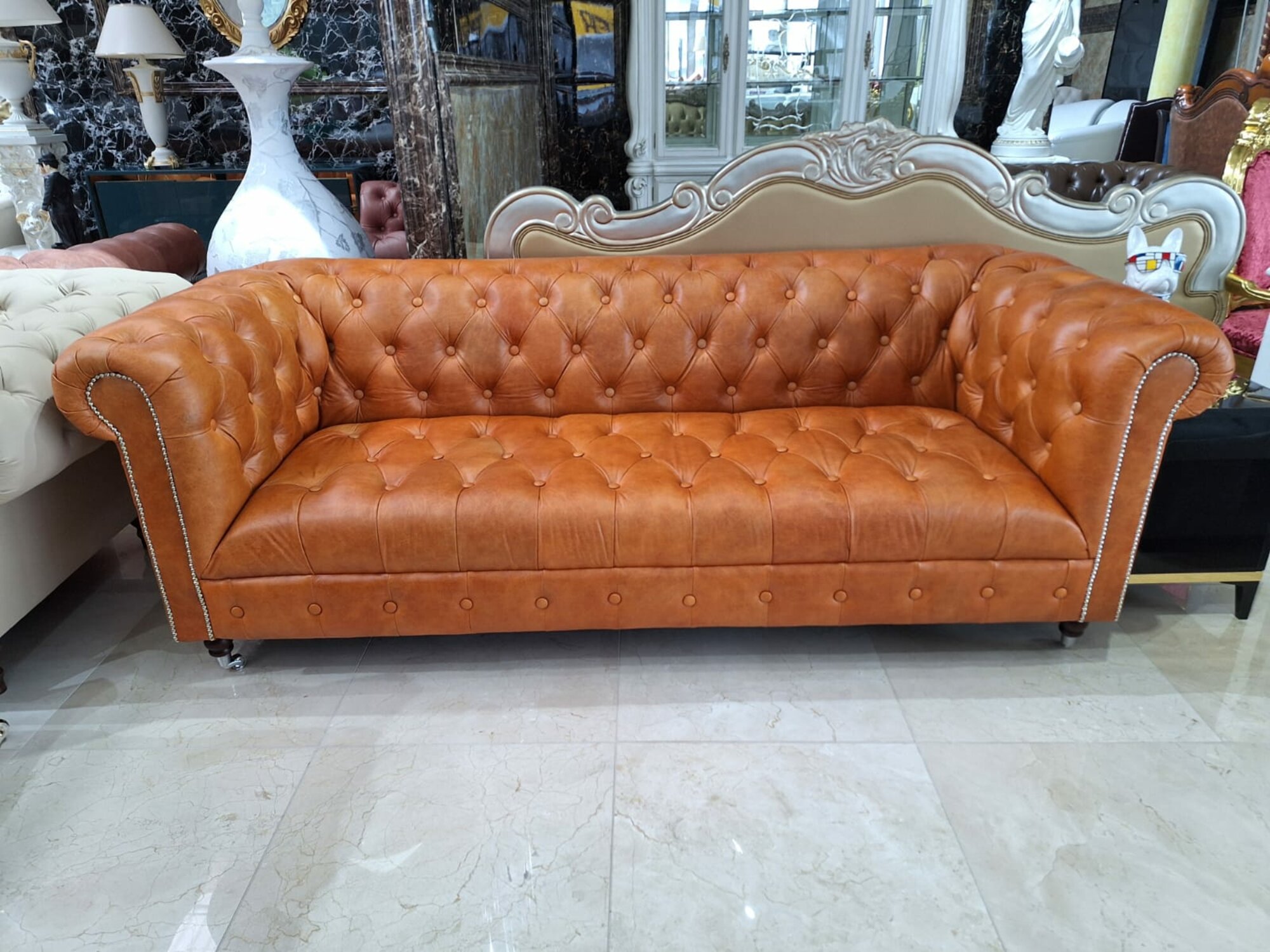 Helles Braun Klassisch Chesterfield Design 3-Sitzer Ledersofa Mittel Sofa Sofort