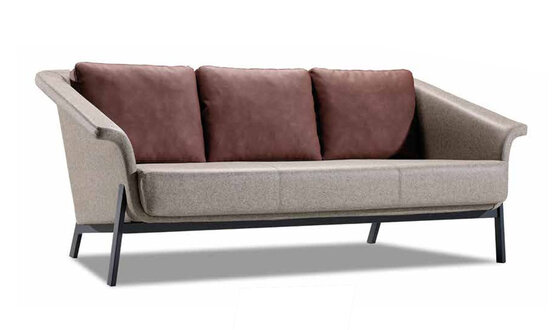 Graues Polstersofa Designer Textilcouch Wohnzimmer Dreisitzer Möbel